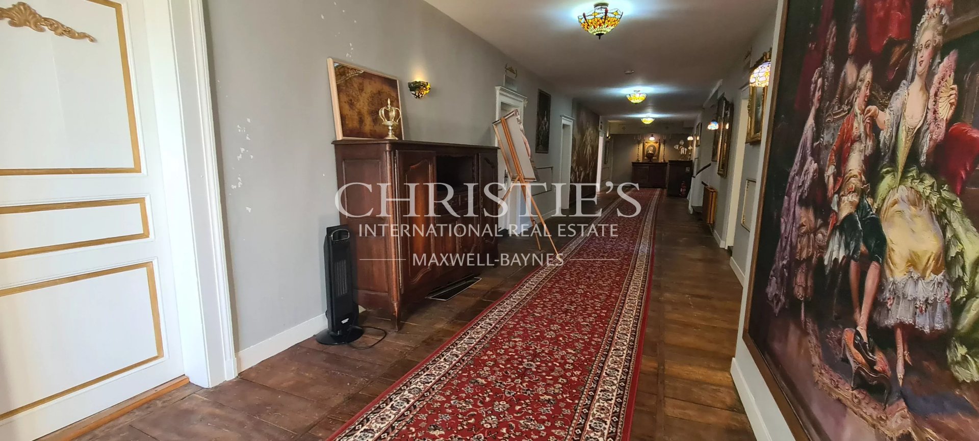 10 Bedroom Chateau's Image 22