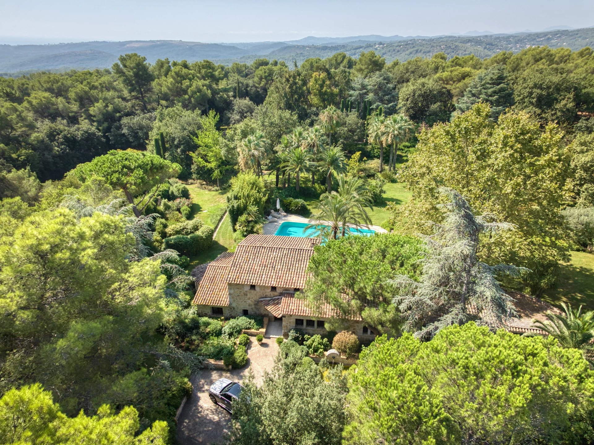 Exclusivité - La Colle sur Loup - Domaine en pierre avec 4 maisons  - Piscine
