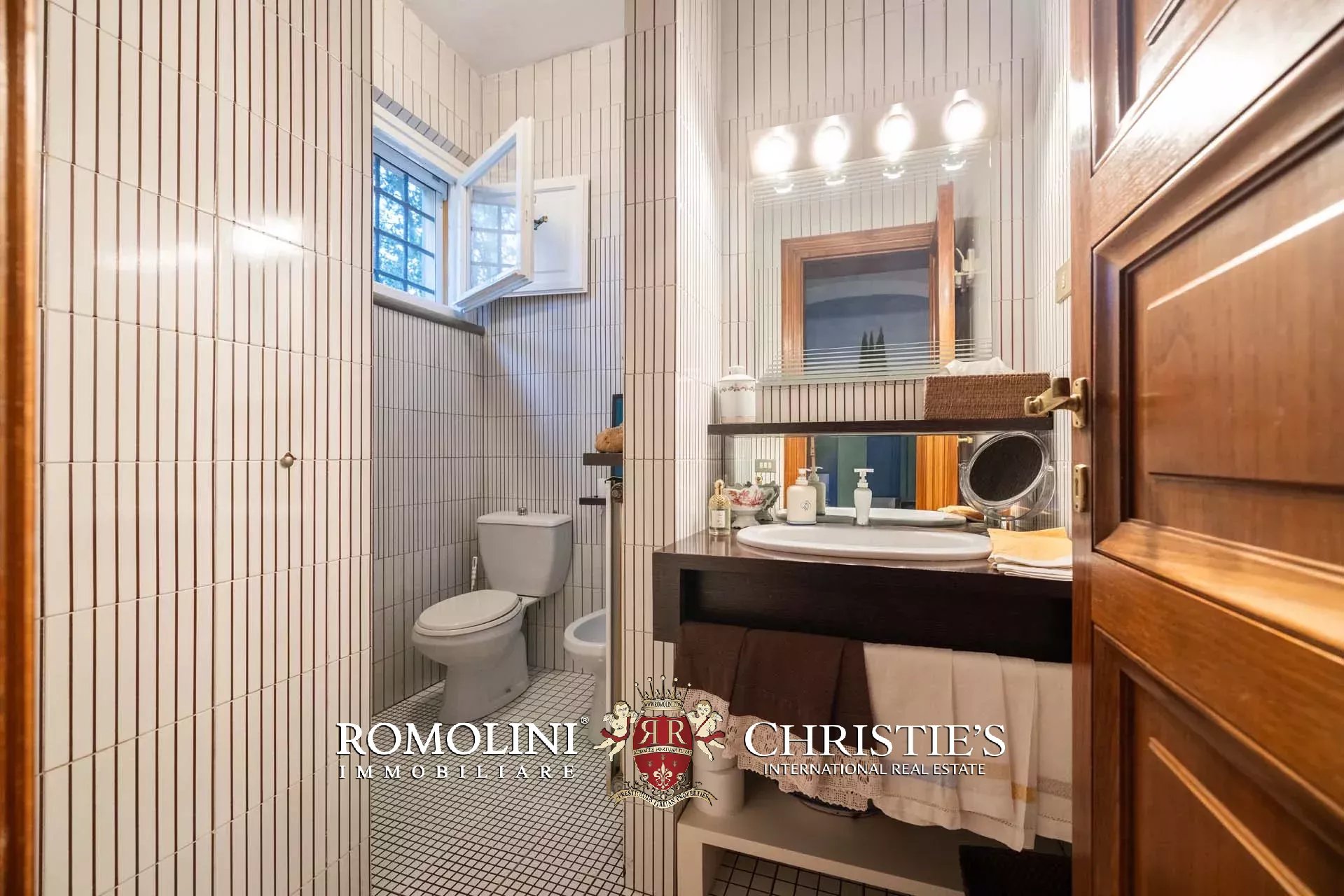 4 Bedroom Villa/Townhouse's Image 34