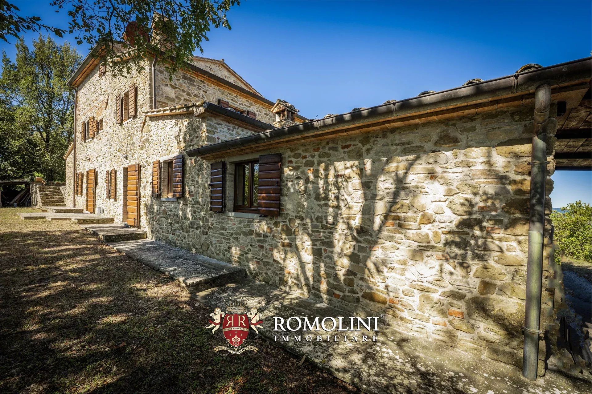 8 Bedroom Villa/Townhouse's Image 7