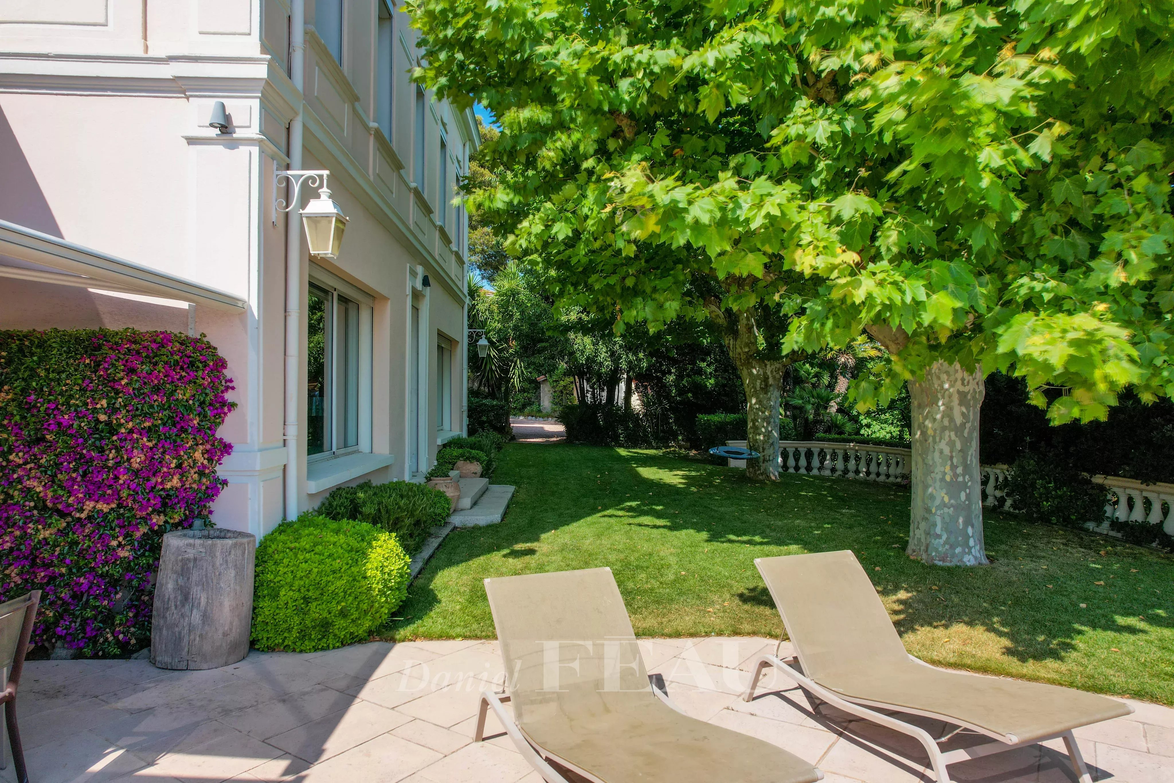 Sale House Marseille 7ème