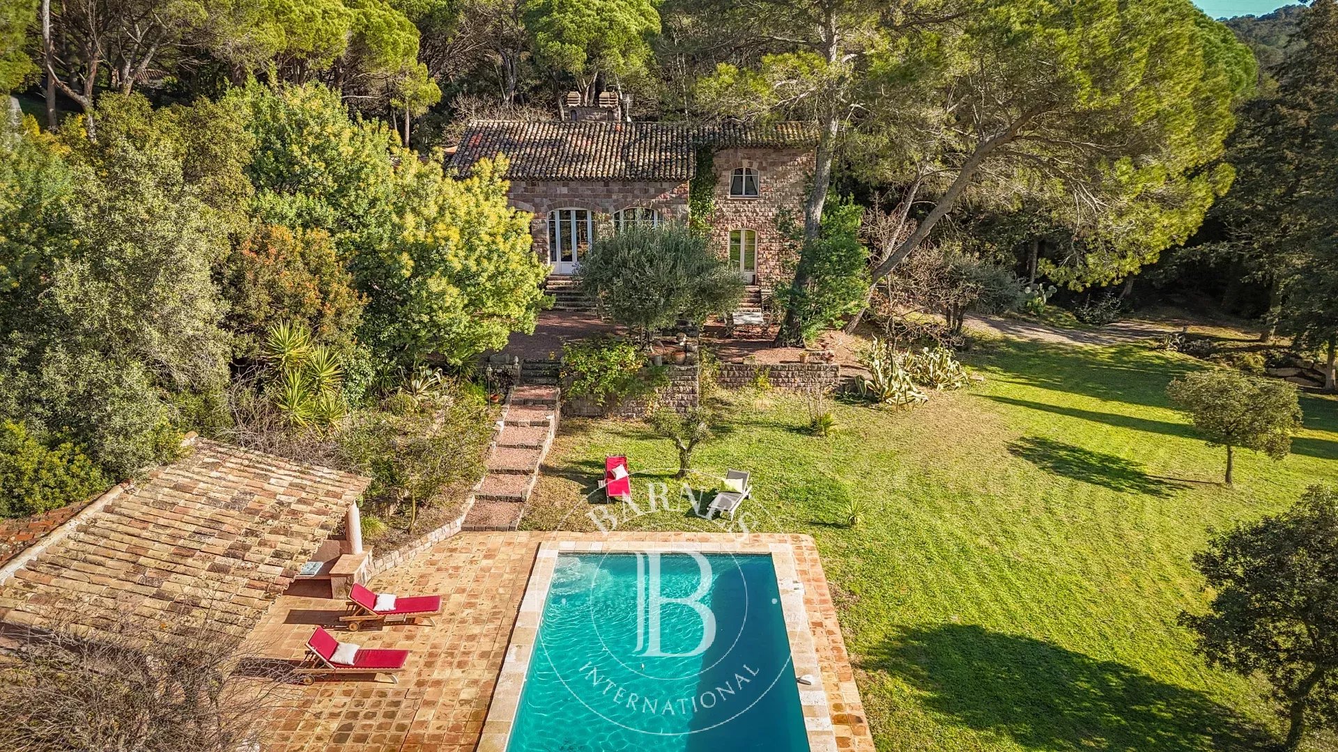 Villa Saint-Raphaël  -  ref 86728871 (picture 1)