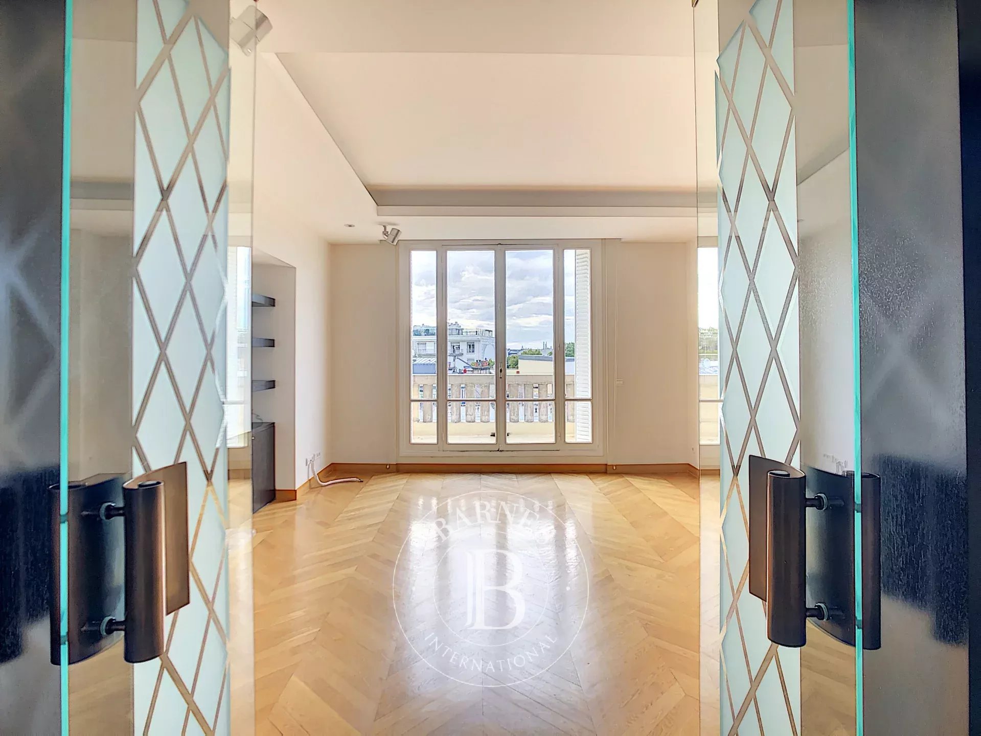 Paris  - Apartment 3 Bedrooms - picture 4