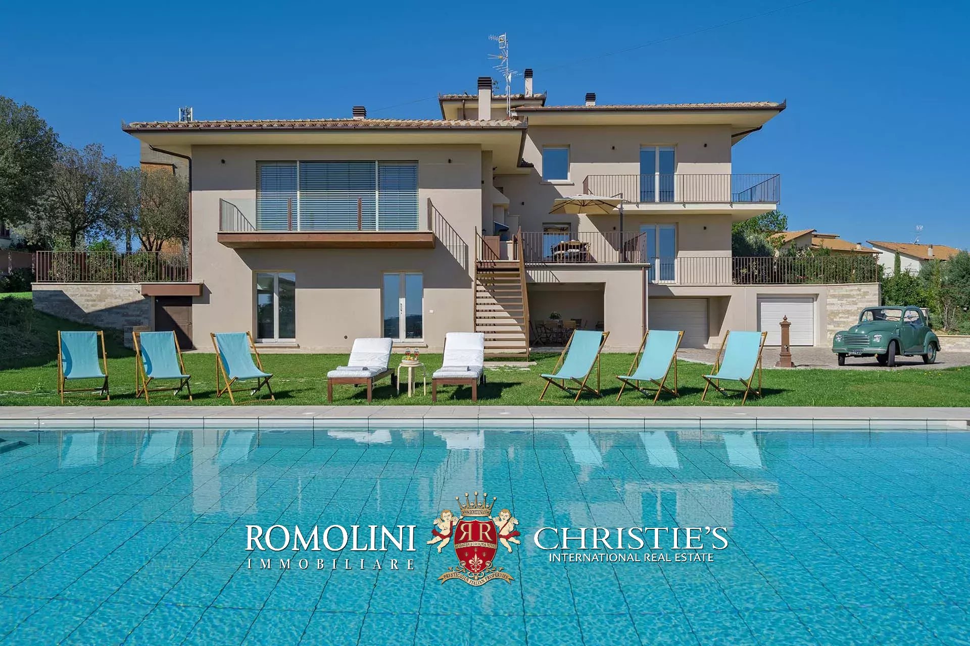 7 Bedroom Villa/Townhouse's Image 4