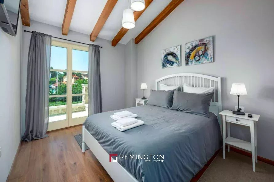 6 Bedroom Villa/Townhouse's Image 11
