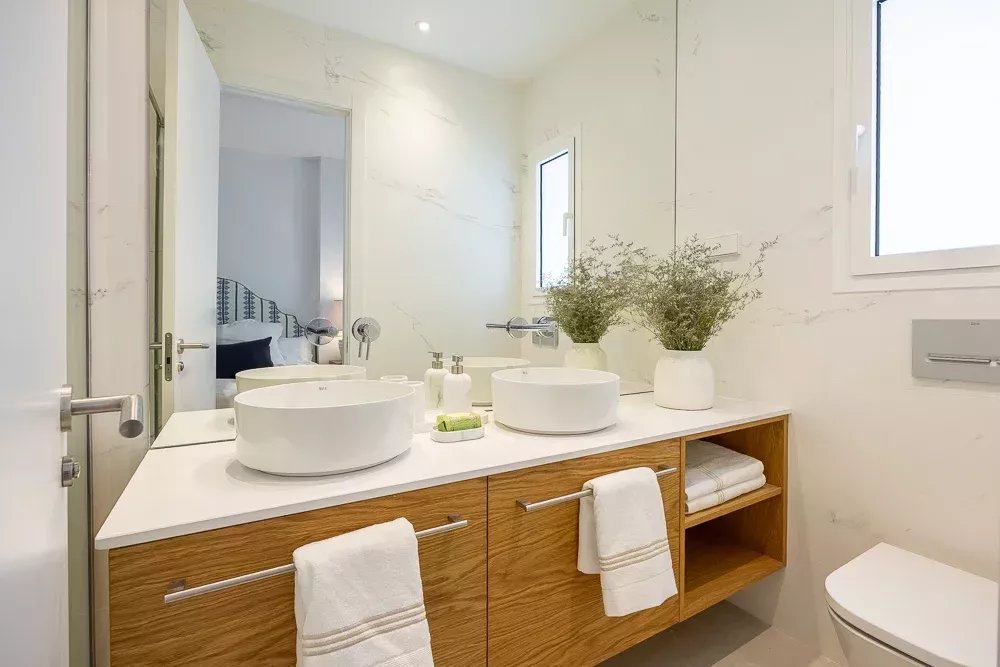 Fully Renovated Apartment in the Heart of Salamanca - picture 27