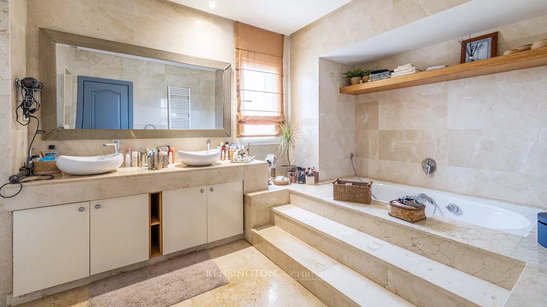 5 Bedroom Villa/Townhouse's Image 6