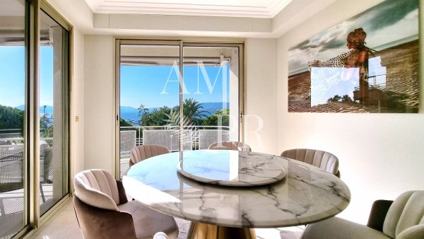 Cannes Croisette - View over the sea and the Port Canto — photo 4