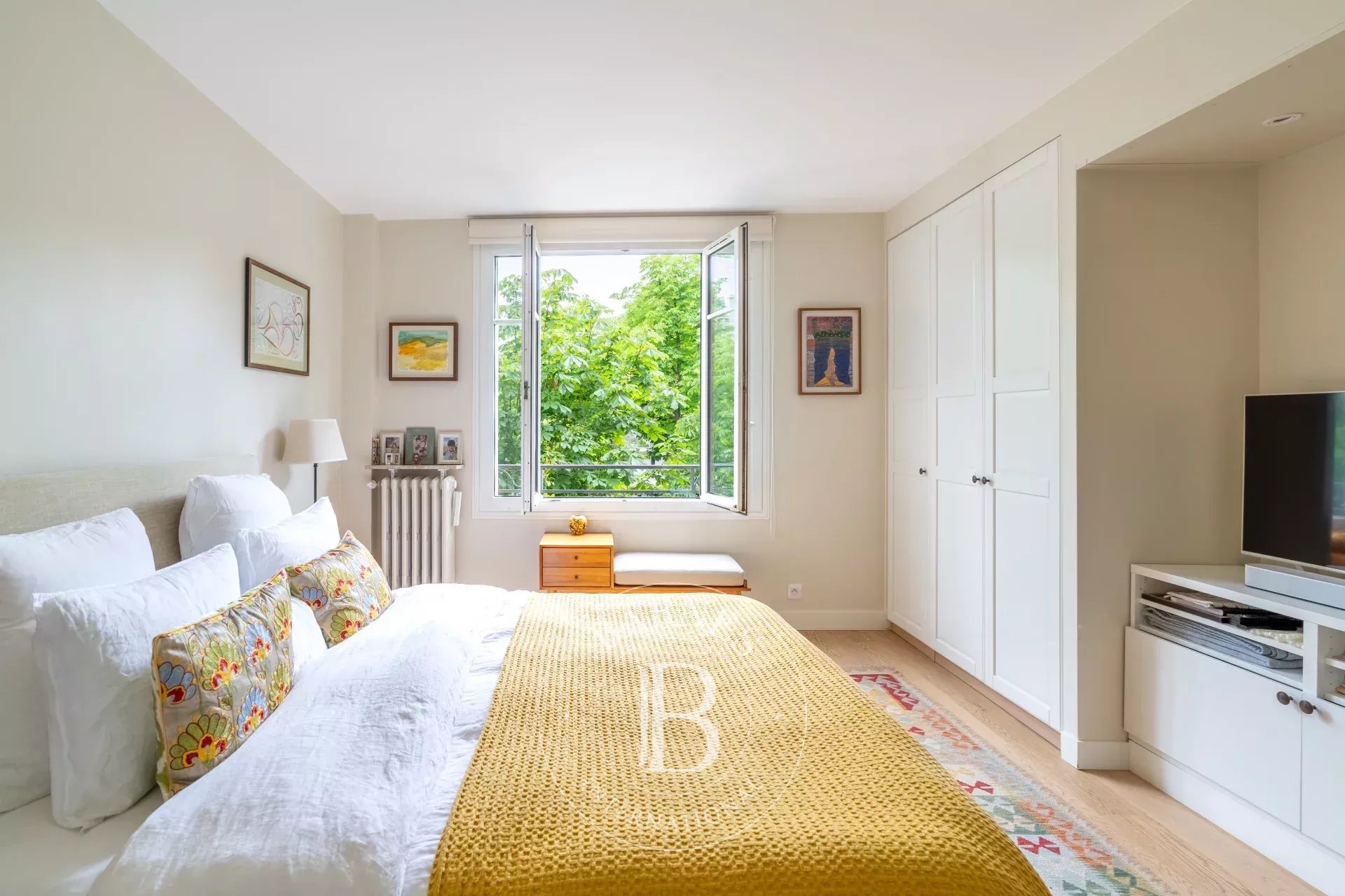Sole agent - Neuilly - Argenson  Apartment in immaculate condition - 3-bed - Unobstructed views - picture 7
