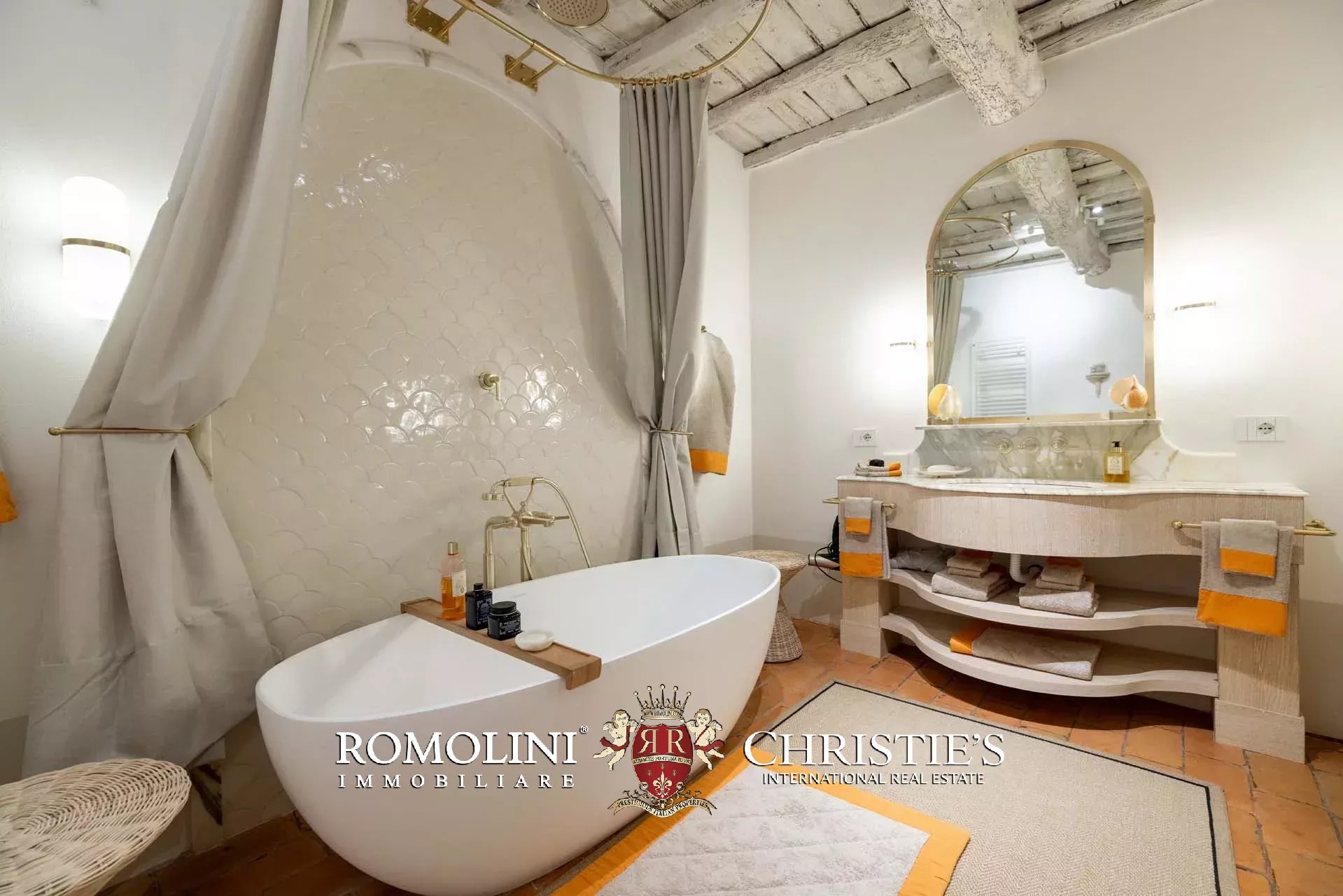 4 Bedroom Villa/Townhouse's Image 36