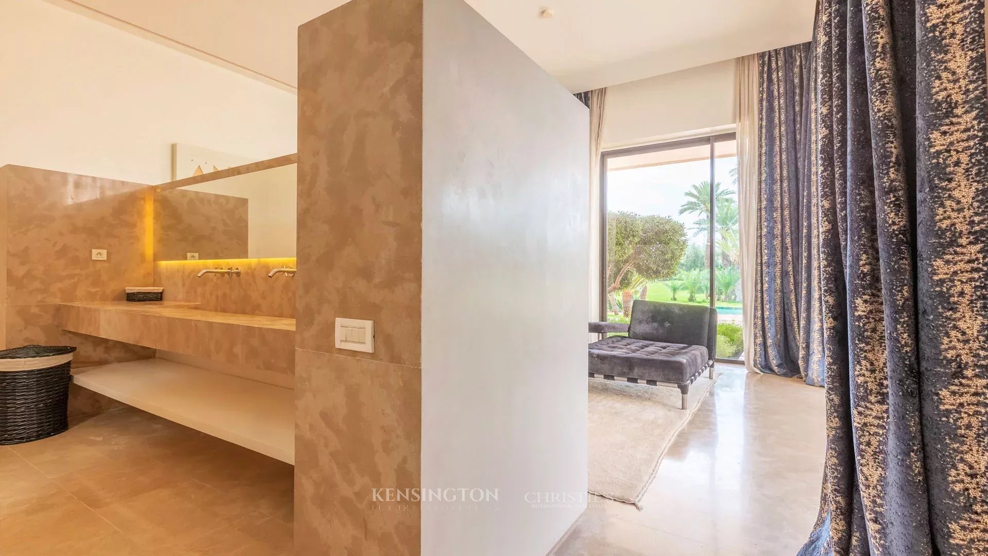 6 Bedroom Villa/Townhouse's Image 20