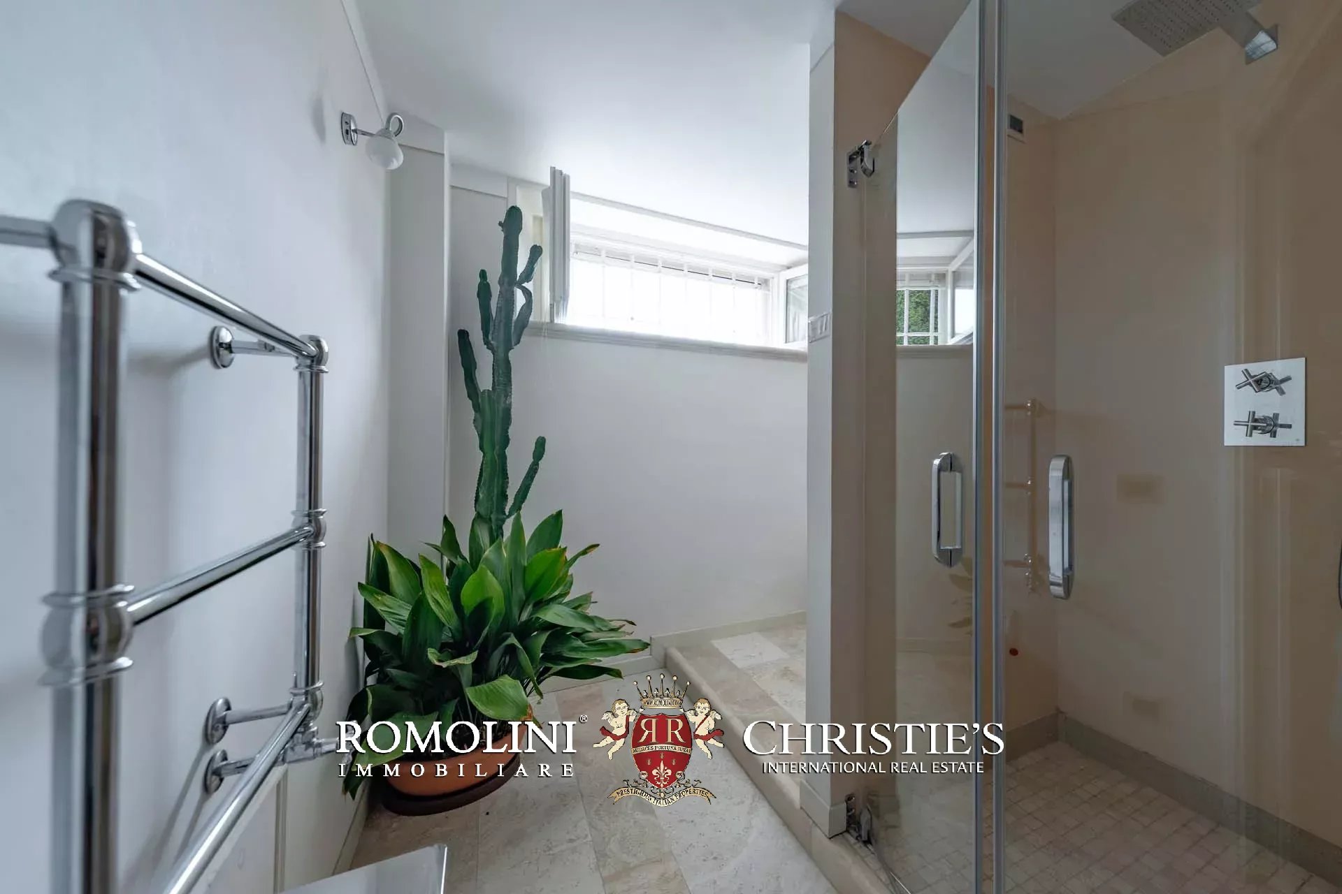 10 Bedroom Villa/Townhouse's Image 69
