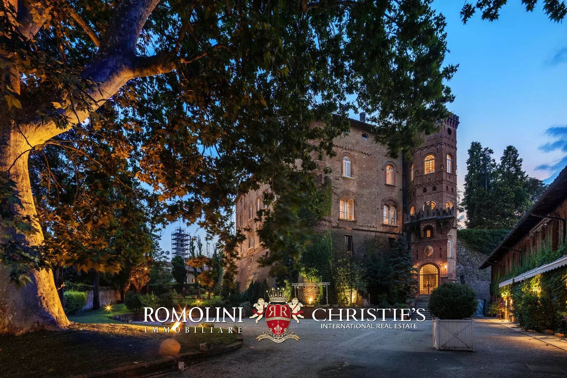 10 Bedroom Chateau's Image 12