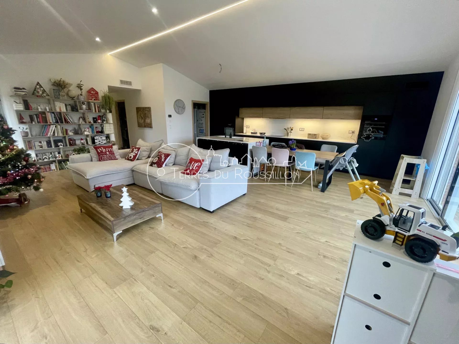VILLA F4 NYLS 150 M² SUR PARCELLE DE 33 010 M2