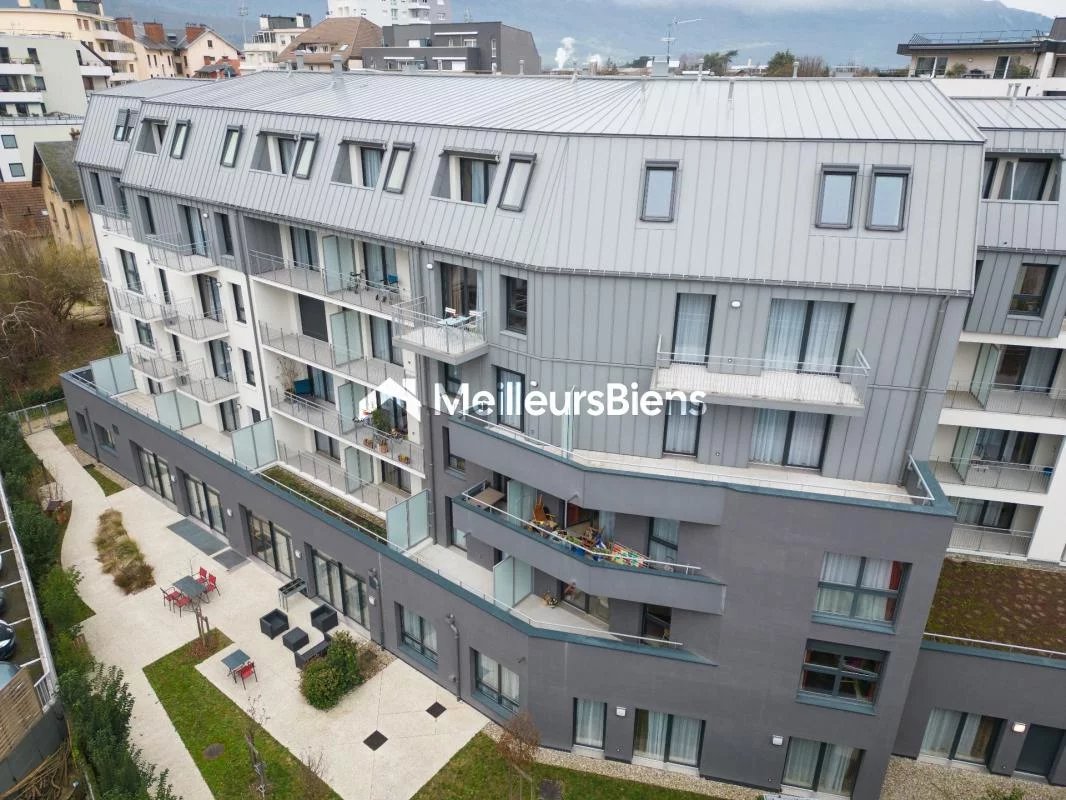 Chambéry centre ville- Appartement T1 de 30 m2 entièrement meublé en étage élevé