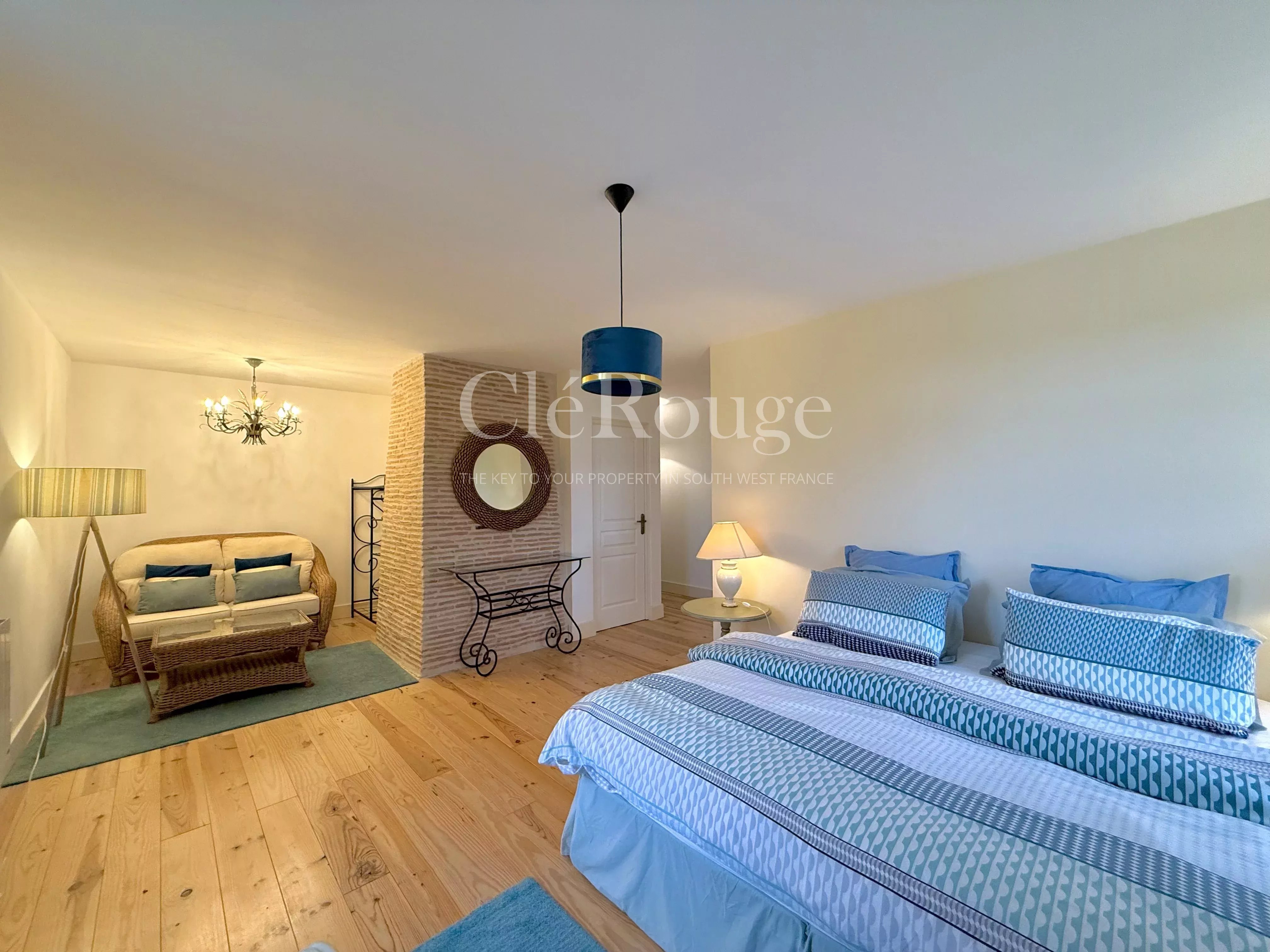 Elégante propriété en pierre avec 2 gîtes, piscine et grange située dans le triangle d'or entre Duras et Eymet