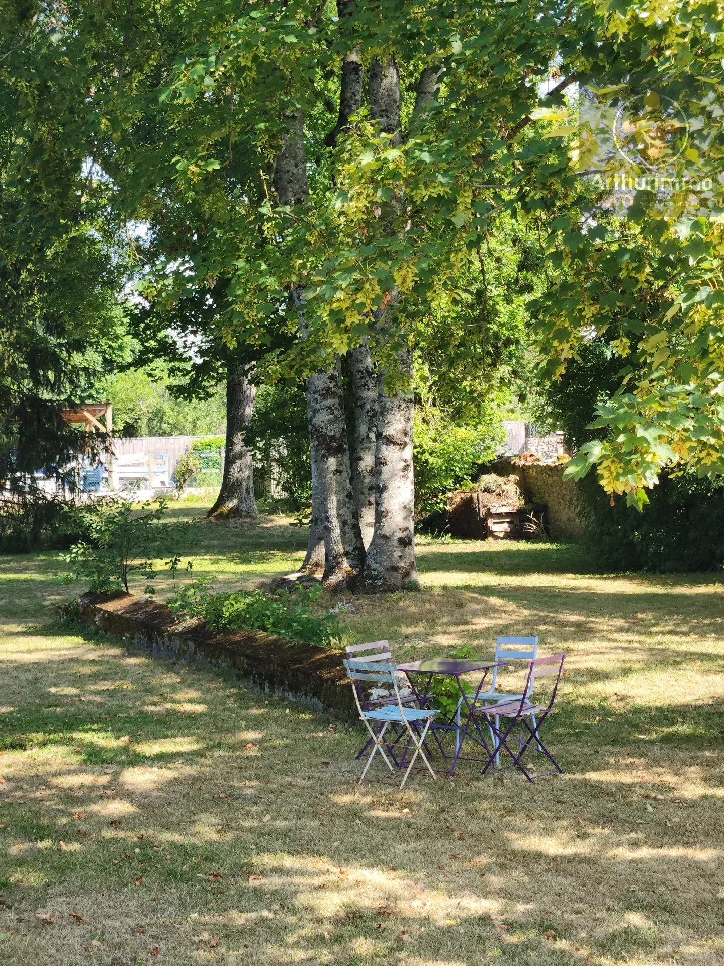 Maison pleine de charme avec son parc arboré — photo 7