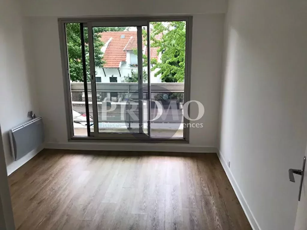location-appartement-2-pieces-lhay-les-roses-83877449