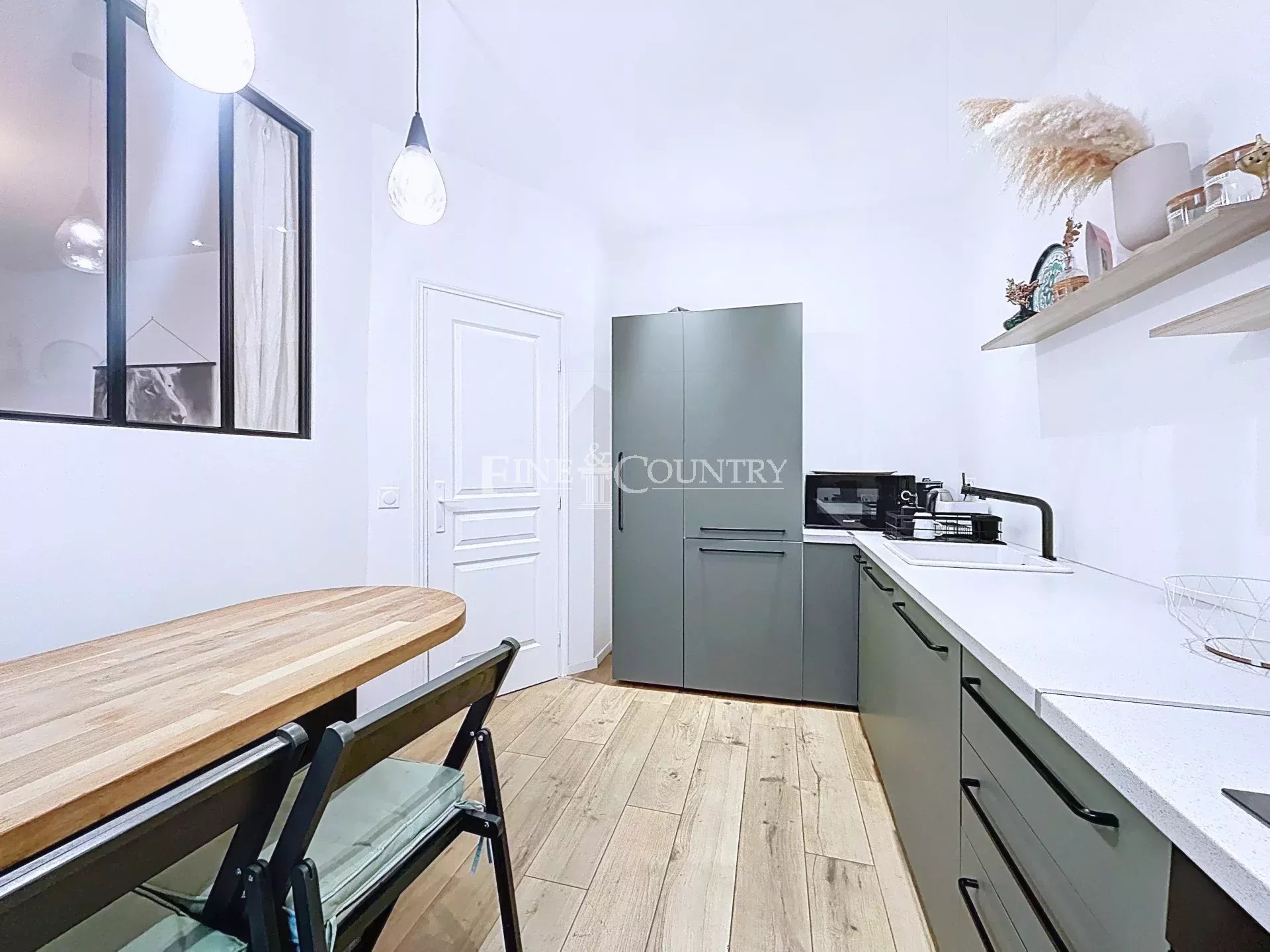 Photo of Apartment 2 bedrooms for sale in Cannes Banane