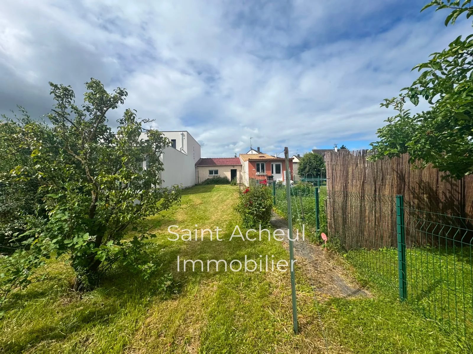 Quartier Saint Acheul / Maison avec double garage et jardin — photo 4