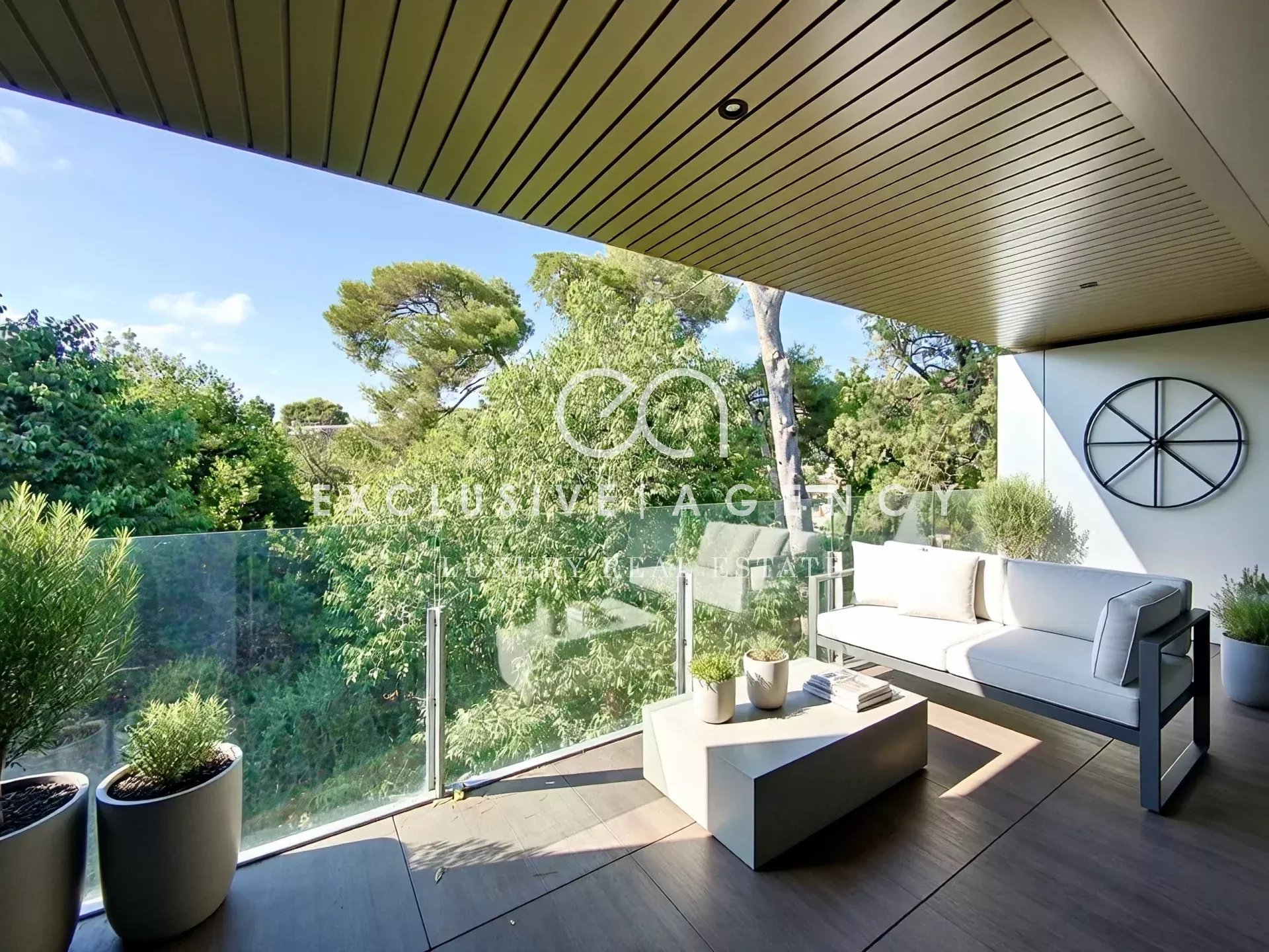 Cannes Montrose 1-Bedroom Apartment 42sqm with Terrace and Garage