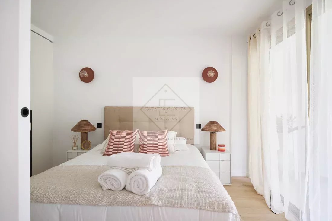 CANNES Californie - Élégant 2 pièces rénové avec vue mer et jardin — photo 8