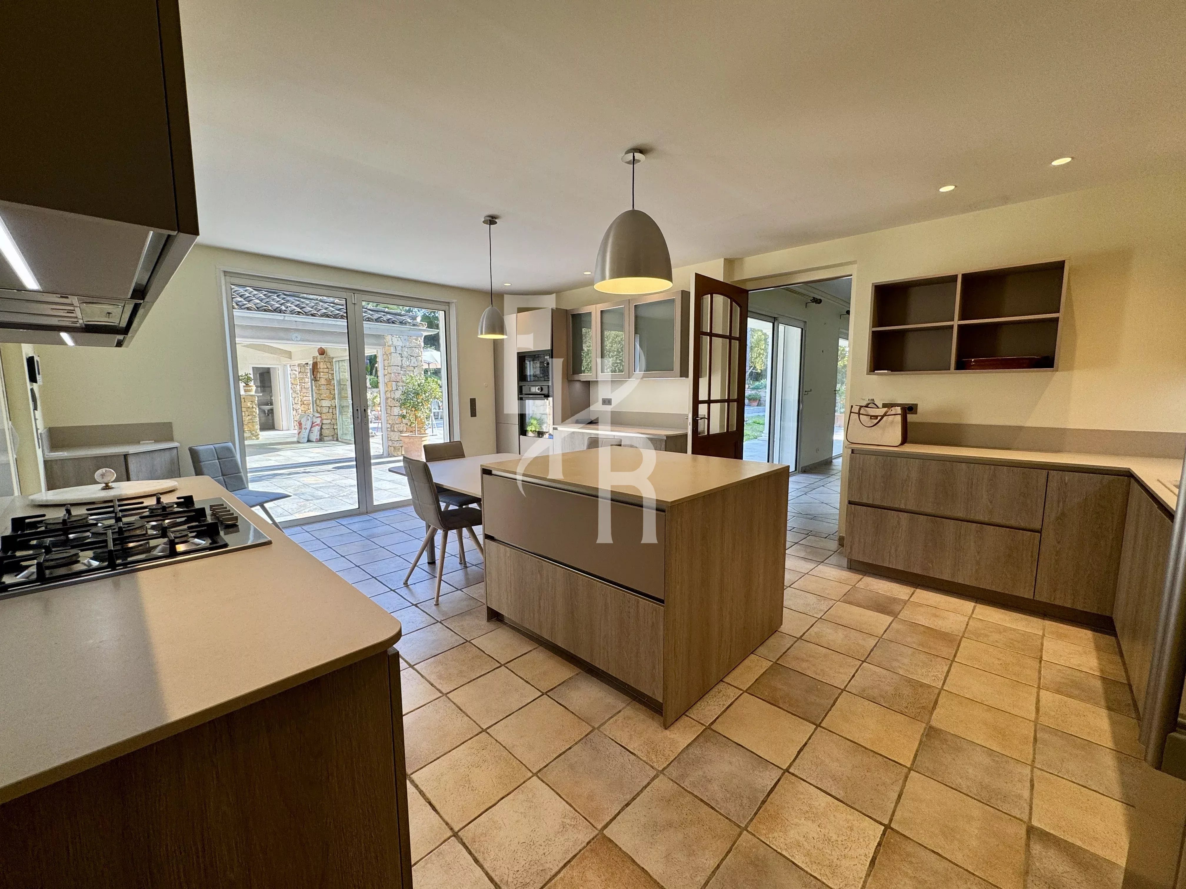 Demeure d’exception au cœur d’un domaine privé à Mougins
