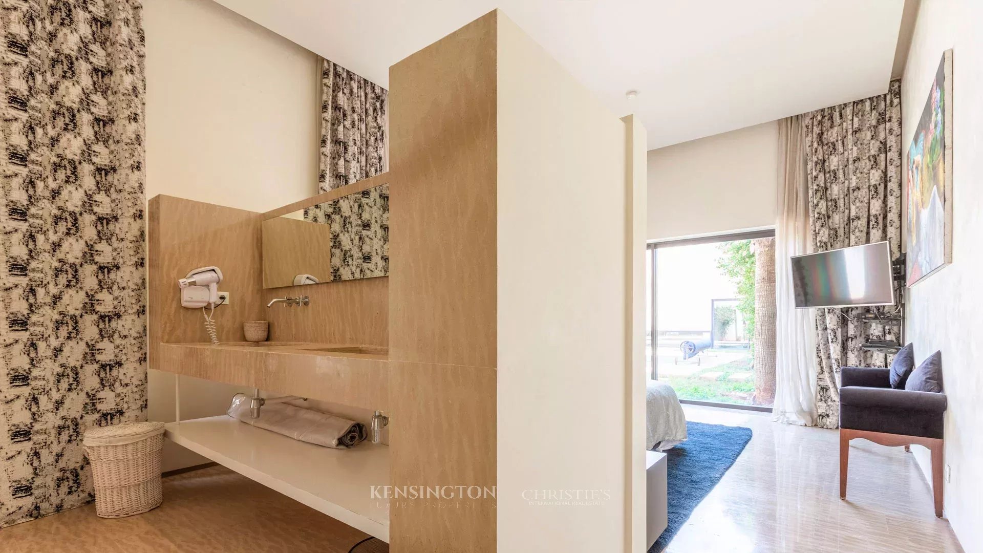 6 Bedroom Villa/Townhouse's Image 42
