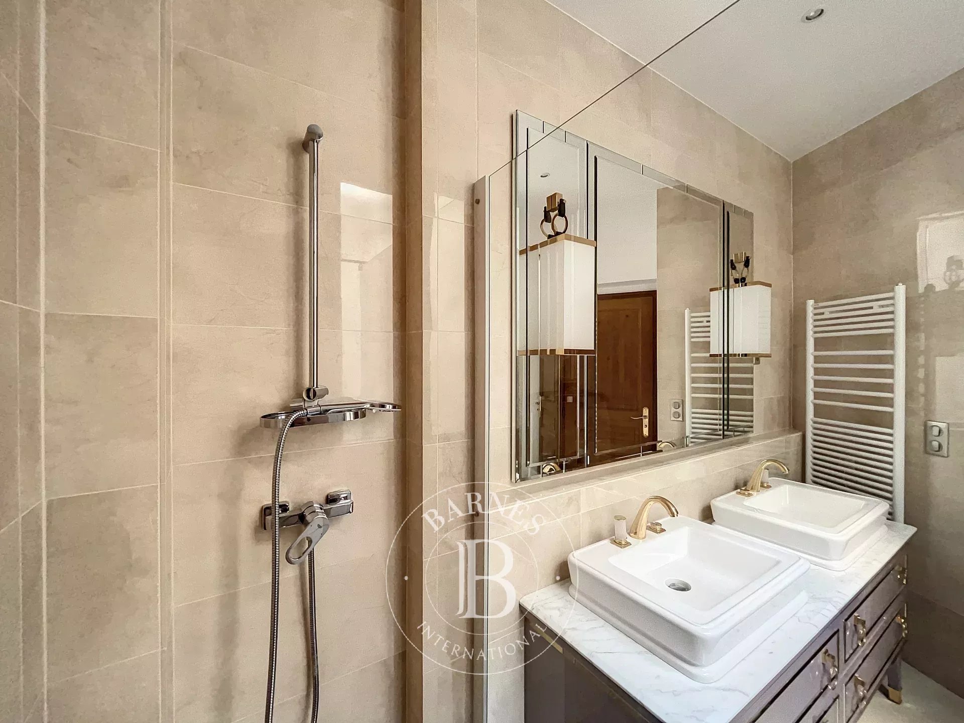 Daire Paris 8ème - picture 8