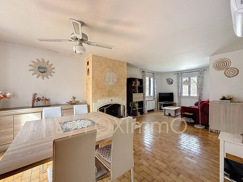 Villa for sale in Le Rouret — Roquefort les Pins, near town center, superb garden, swimming pool, dependance, commanding position.