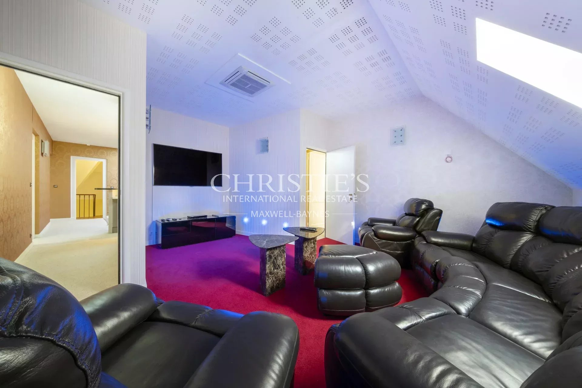 11 Bedroom Chateau's Image 21