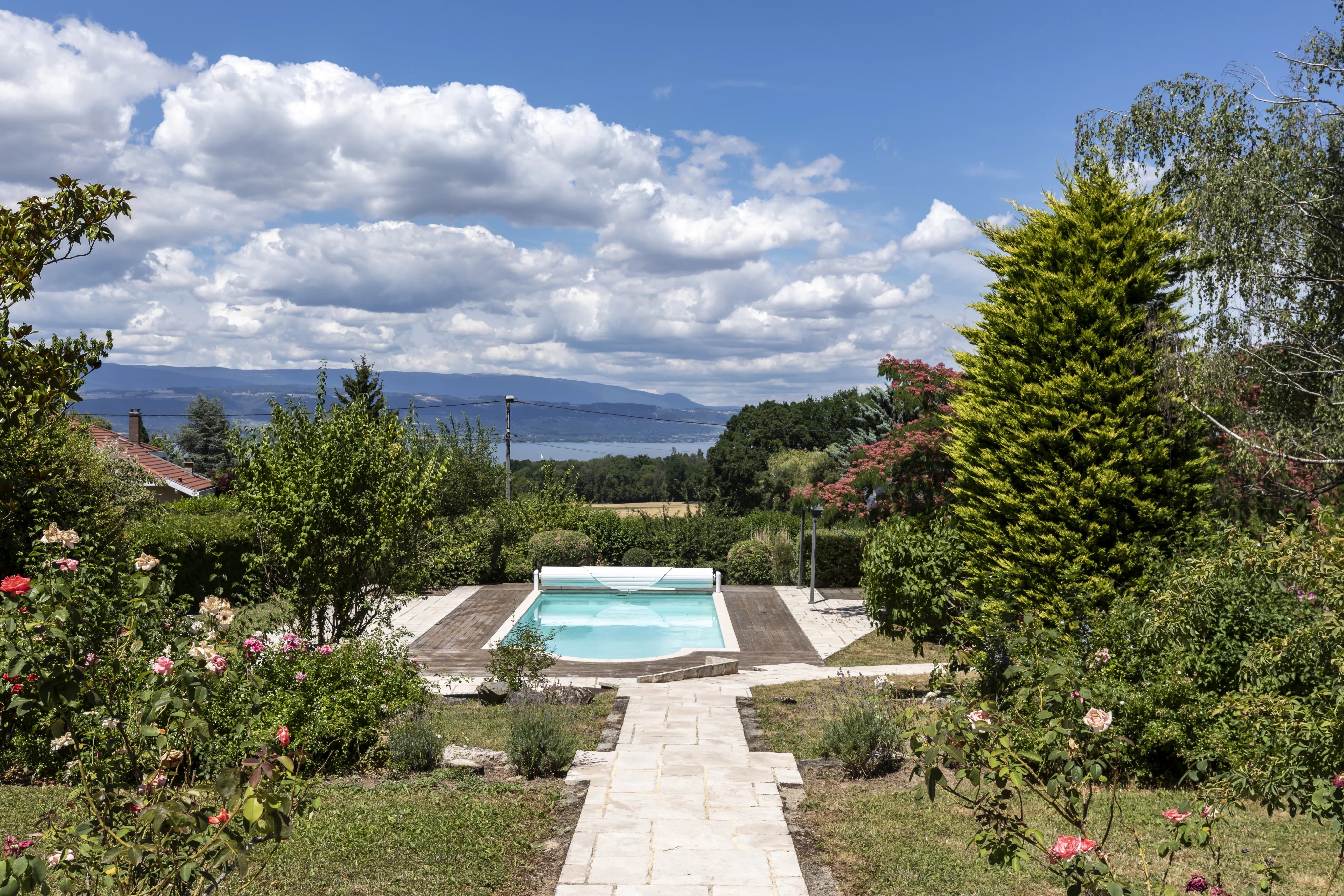 A Private Lakeside Address