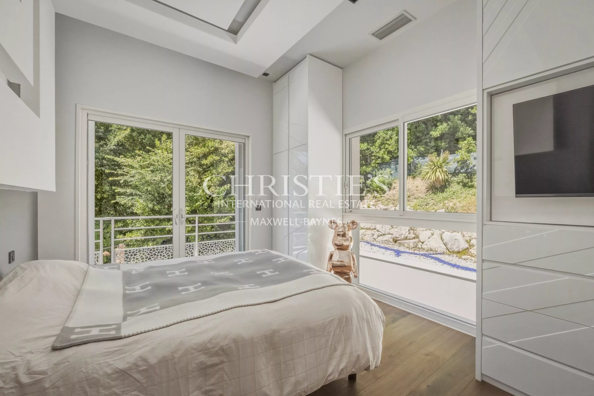 9 Bedroom Villa/Townhouse's Image 12