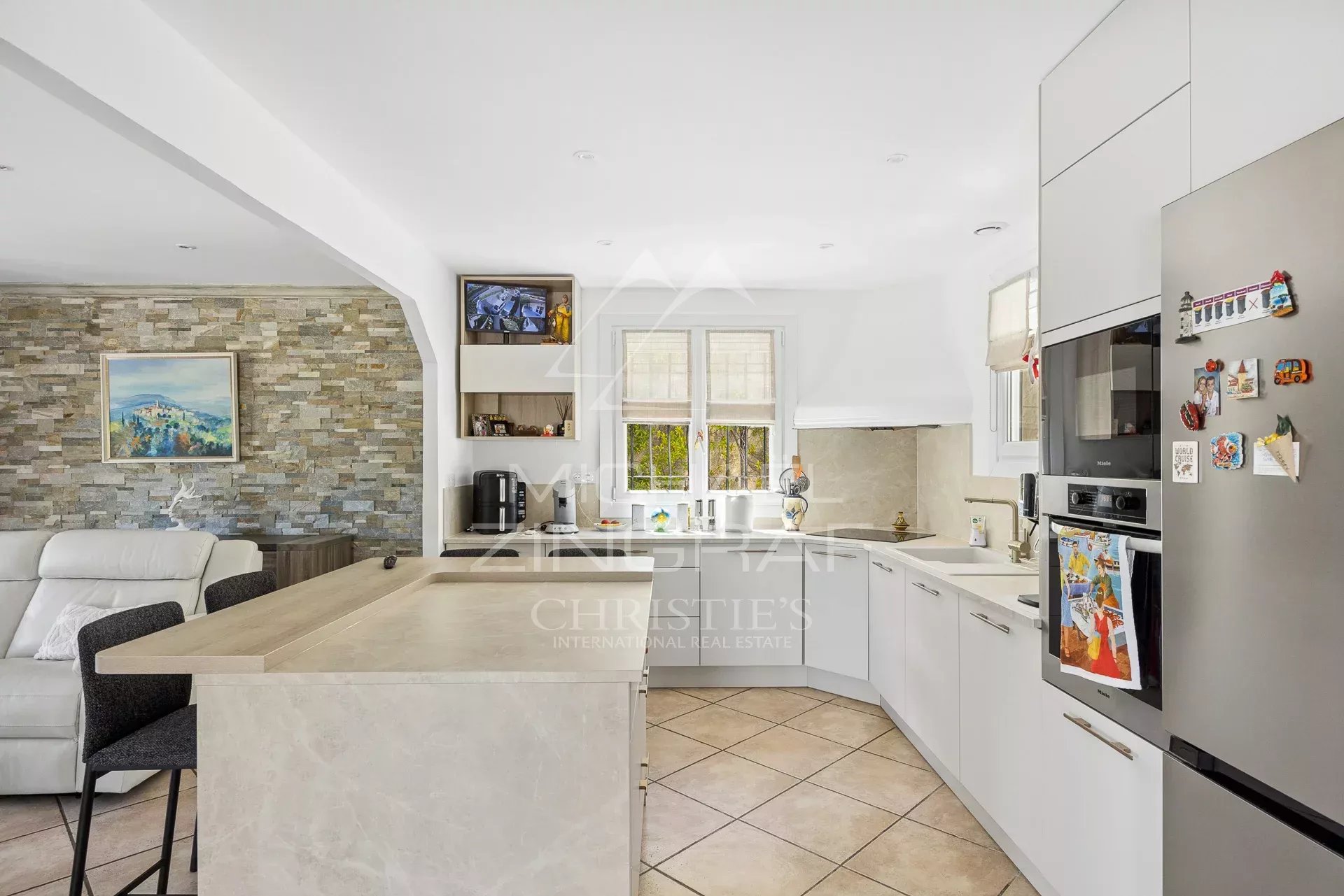 5 Bedroom Villa/Townhouse's Image 6