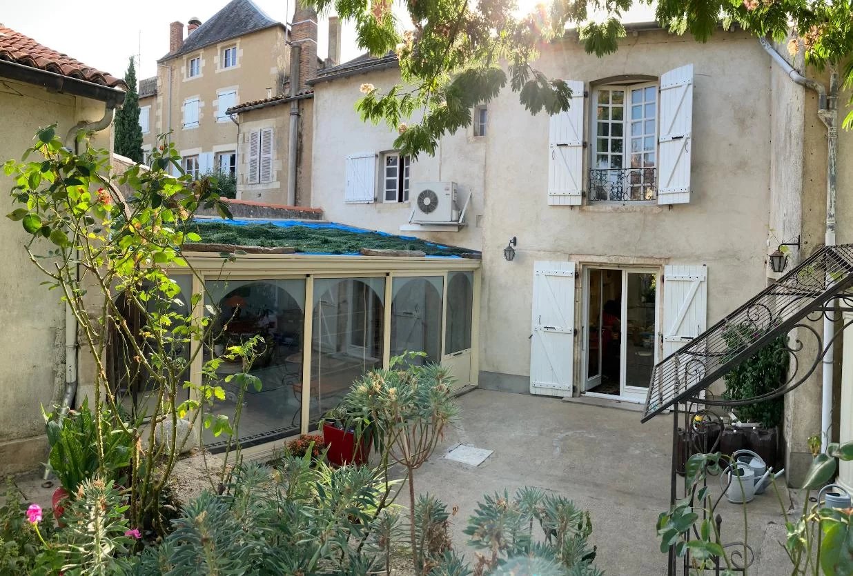 House in Montmorillon - view 1