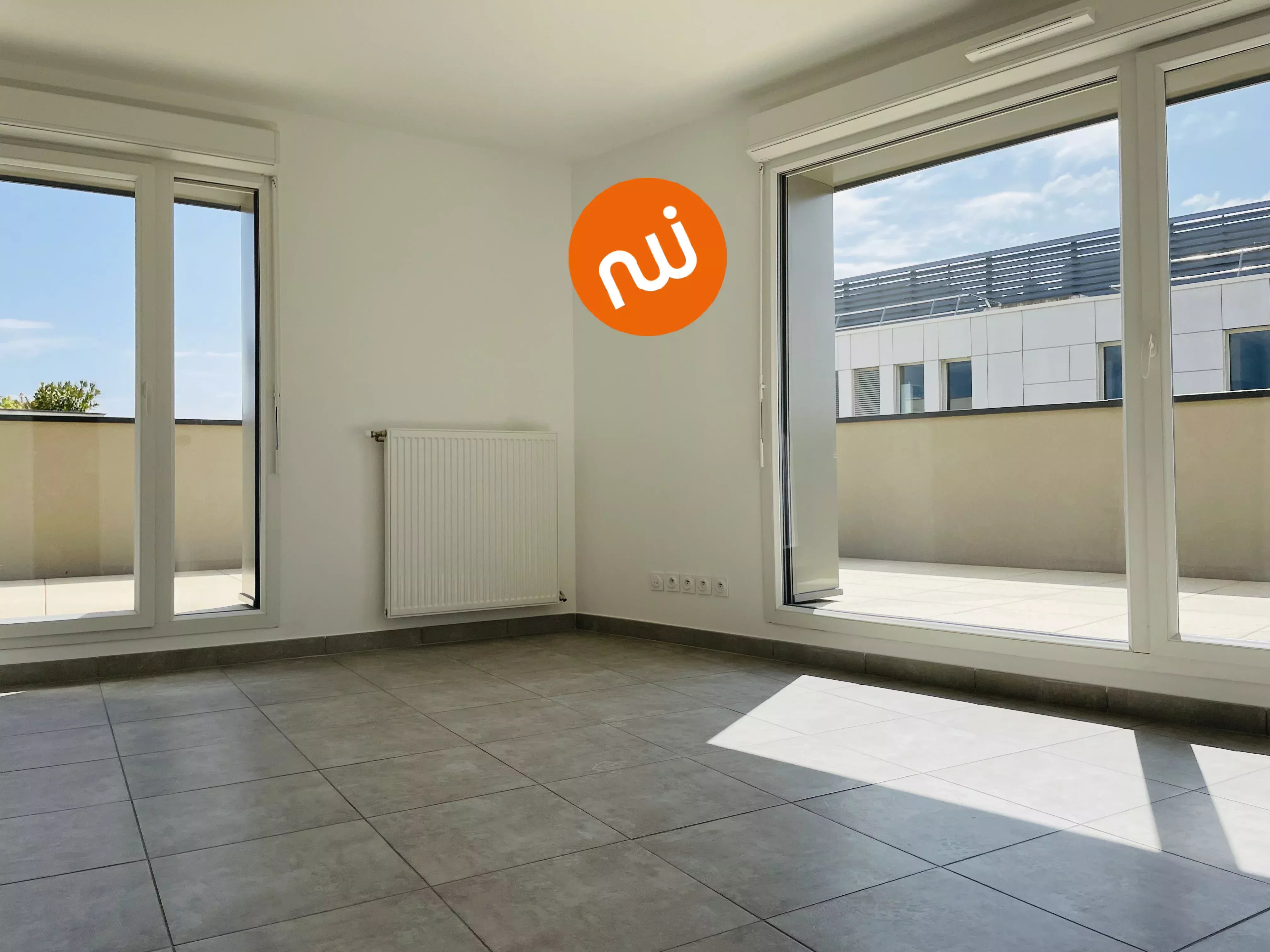 BRIGNAIS - Magnifique T2 de 40m² + terrasse 41 m² + garage PMR
