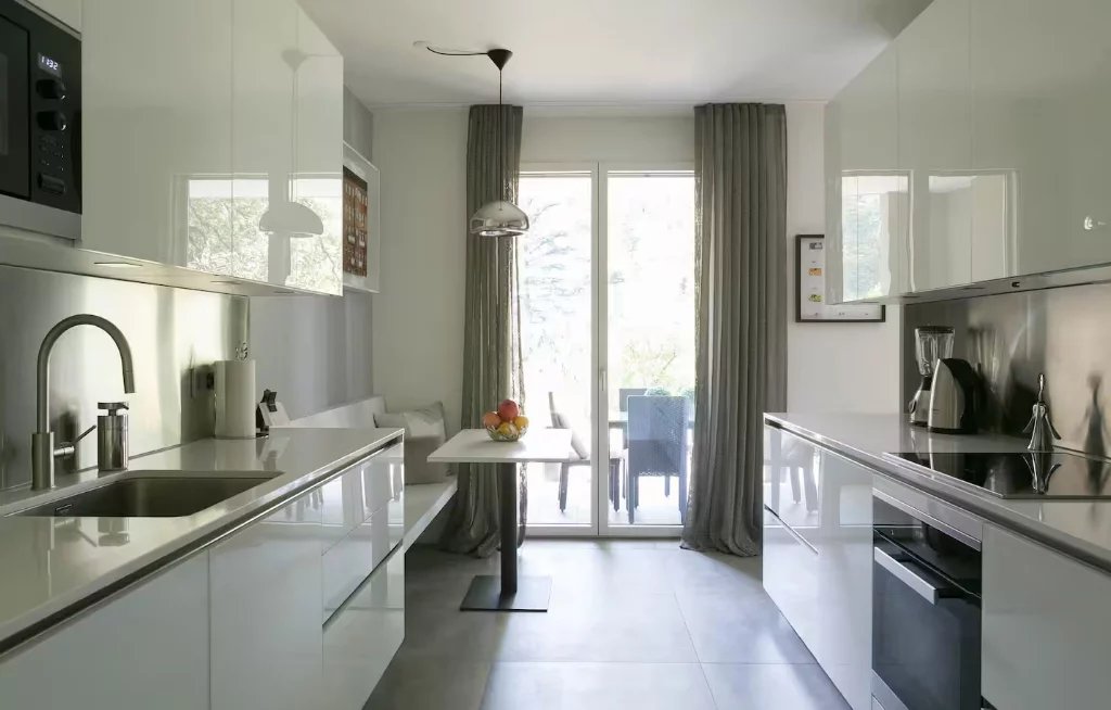 Furnished Apartment for Rent in Cologny, Nestled in a Beautiful Landscaped Park