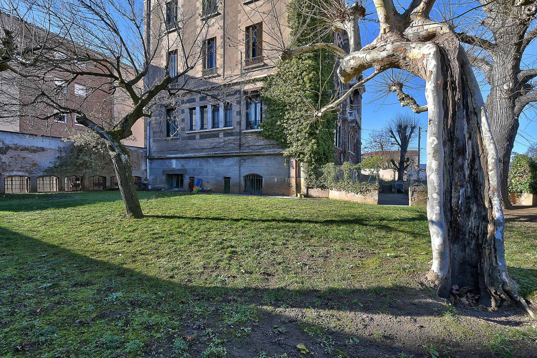 Appartement T3 - Villefranche S/S - Proche gare