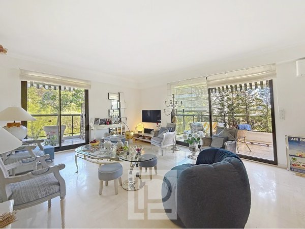 Luxury 2-Bedroom Apartment in Exclusive Cannes Residential Estate — photo 3