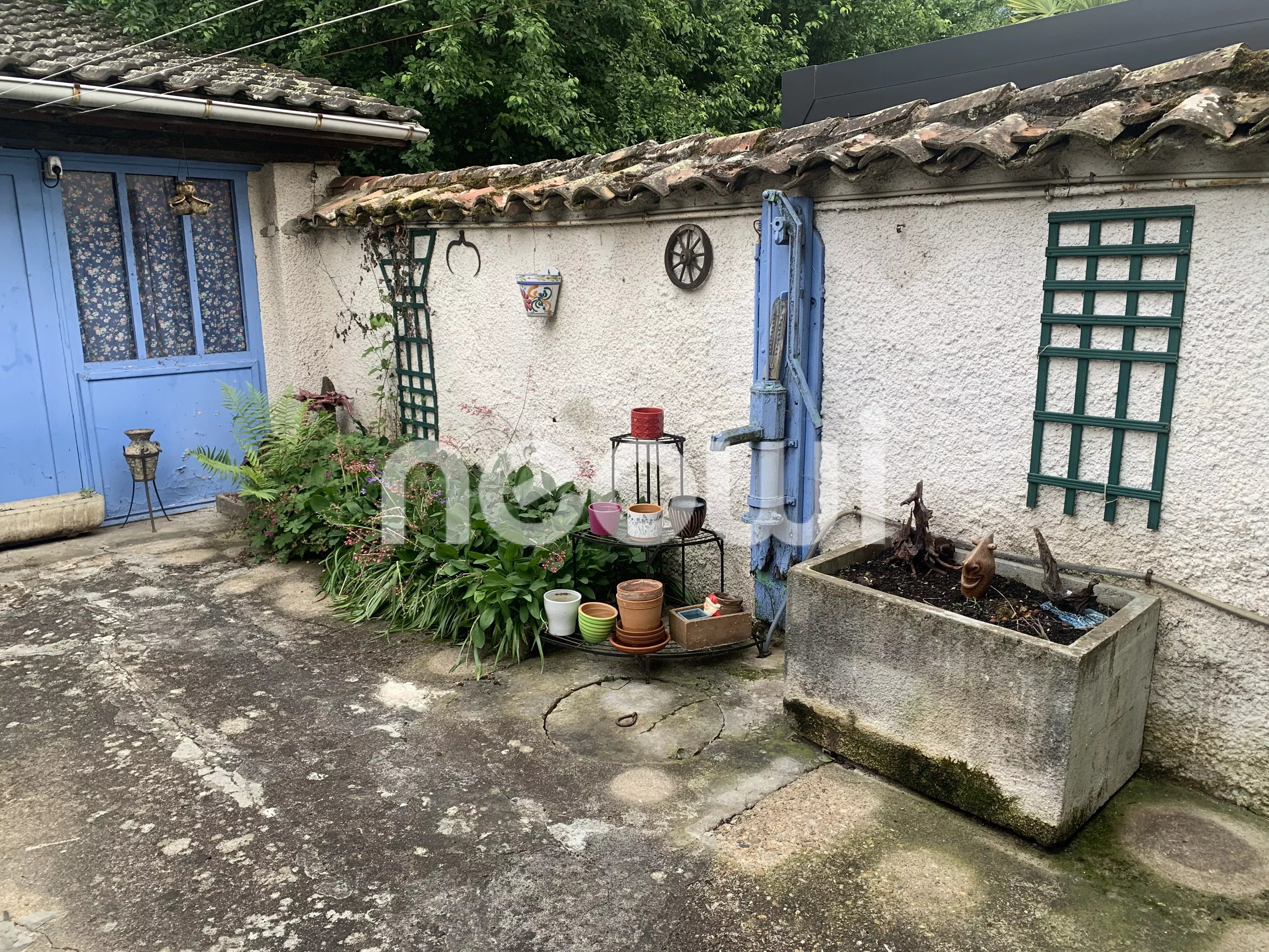 MAISON DE VILLE EN PIERRES À RÉNOVER AVEC COUR INTERIEURE