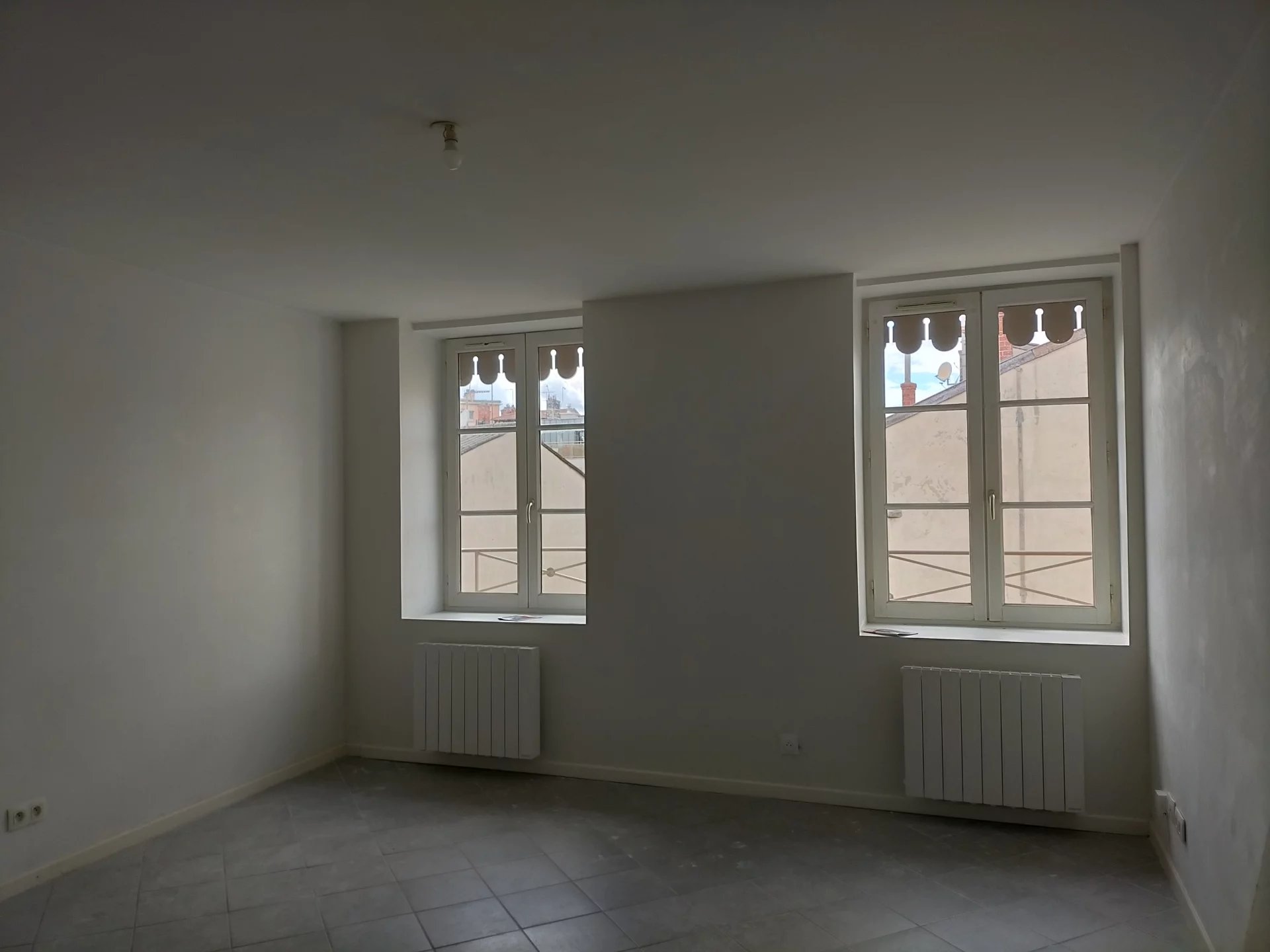 496398 Location Lyon 7ème