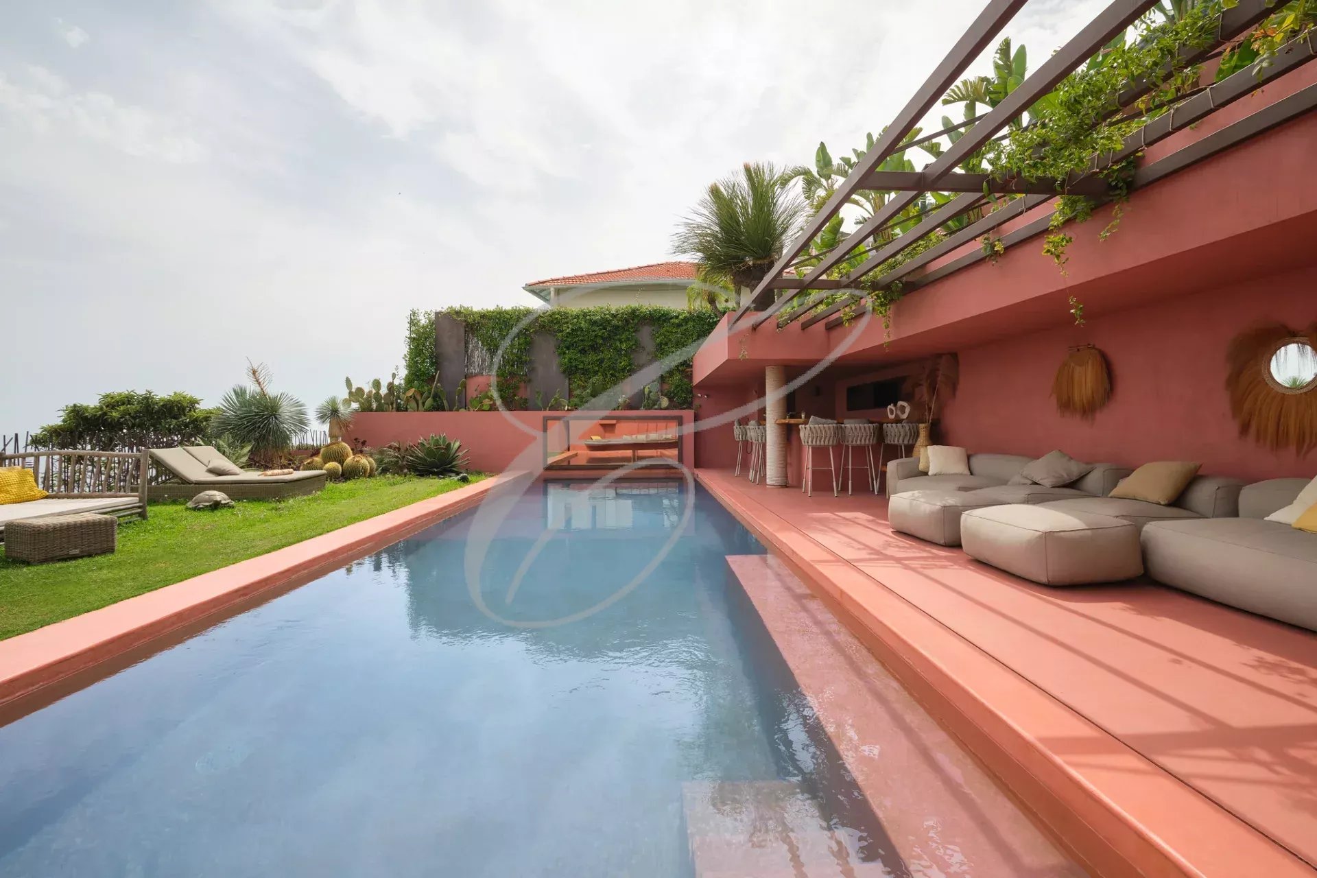 ROQUEBRUNE CAP MARTIN – VILLA CONTEMPORAINE