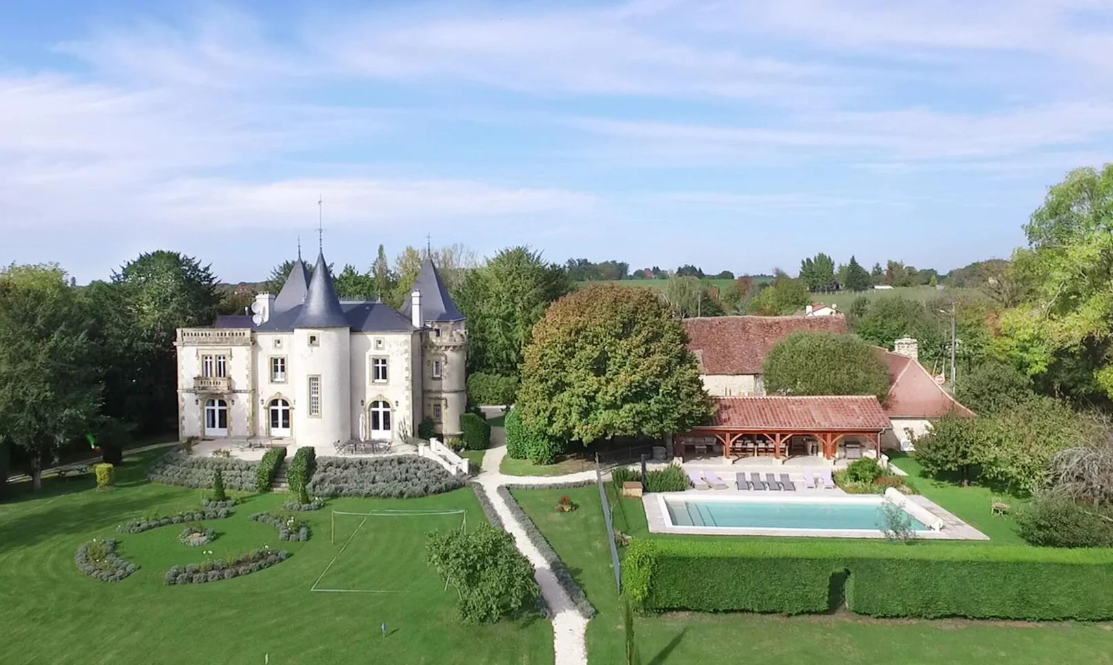 Magnificent 19th Century Château with guardian's cottage, heated pool and barns