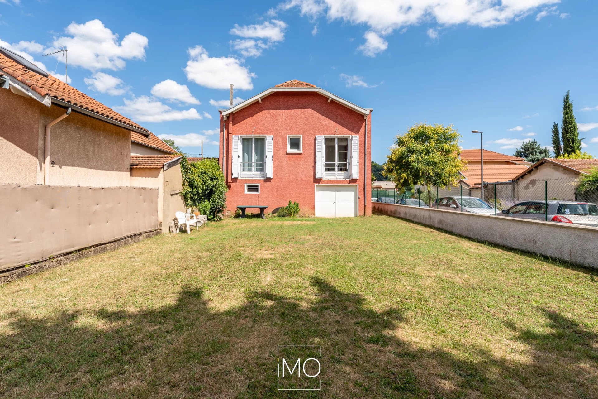 Maison d'environ 80 m² + 40 m² aménageables avec terrain 913 m²
