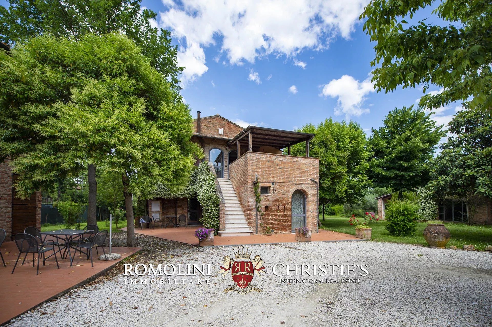 34 Bedroom Vineyard's Image 28