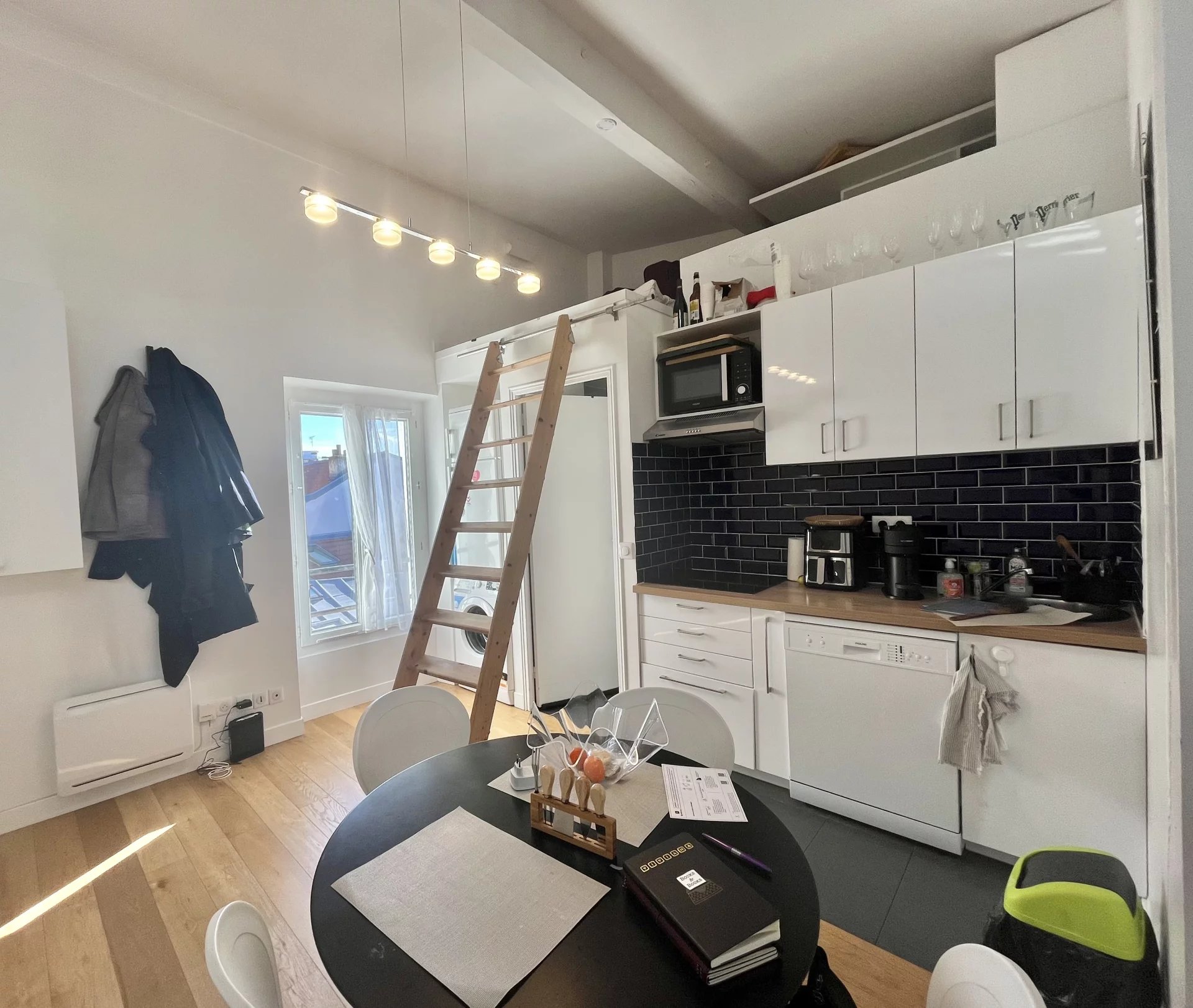 PARIS 75013- APPARTEMENT 2 PIÈCES DE 38m² - Image Array