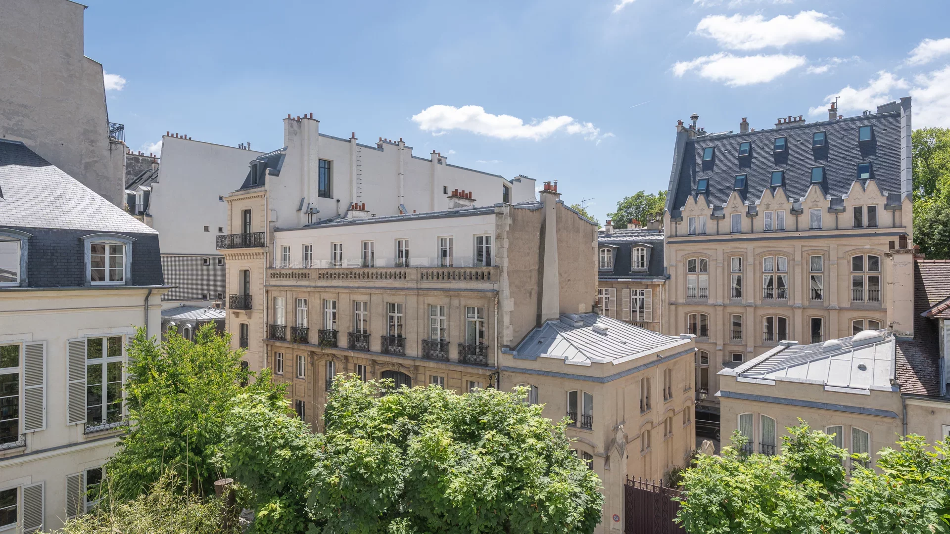 Paris 7e - UNIVERSITÉ / VERNEUIL