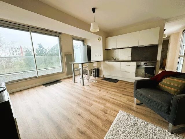 Chartrons T3 avec 2 chambres, terrasse de 65m2, parking, ascenseur