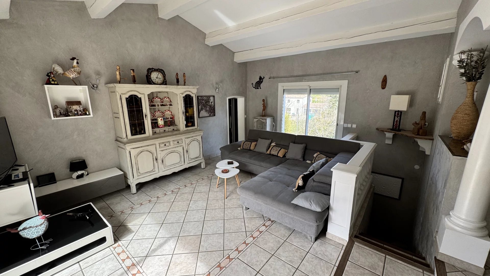 Villa avec piscine et garage
