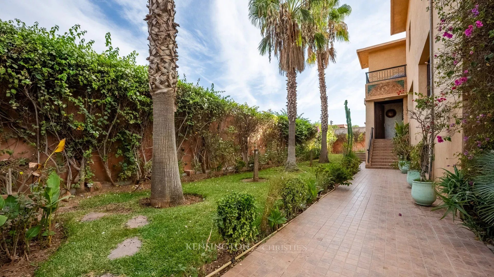 8 Bedroom Villa/Townhouse's Image 27